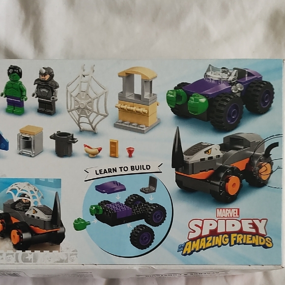 LEGO Spidey Amazing Friends Hulk vs. Rhino Showdown - Picture 8 of 10